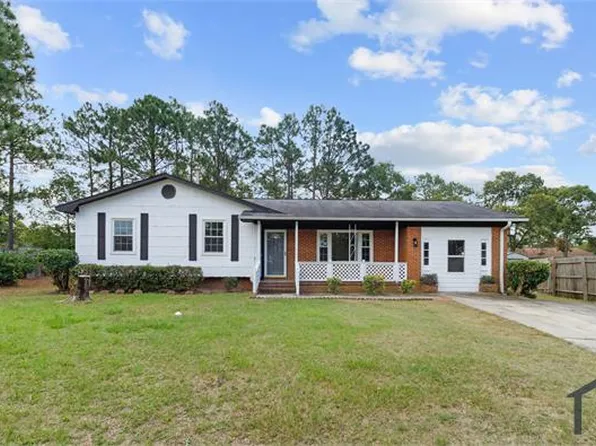 1493 Argon Ave, Fayetteville, NC 28311