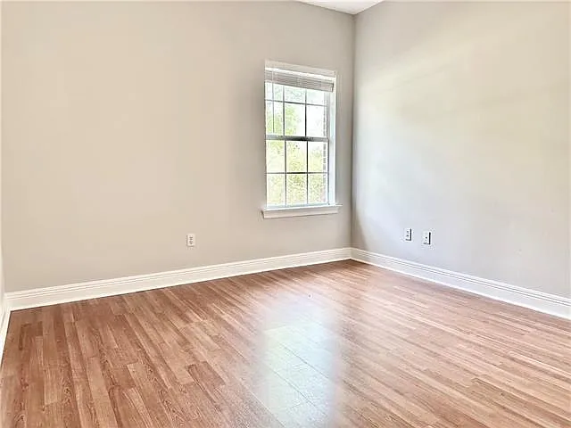 1480 Albert St — Photo 15