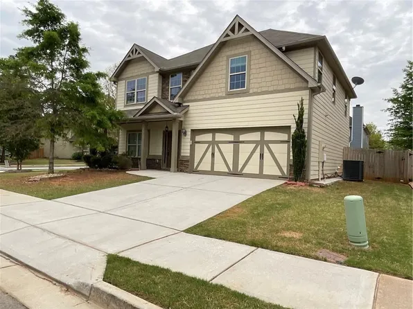 2 Hillshire Dr, Newnan, GA 30263