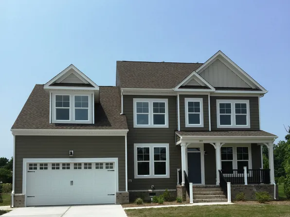 1915 Governors Pointe Dr, Suffolk, VA 23436