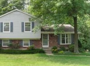 8902 Collingwood Rd, Jeffersontown, KY 40299