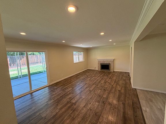 5th image of 5039 Blackbird Way