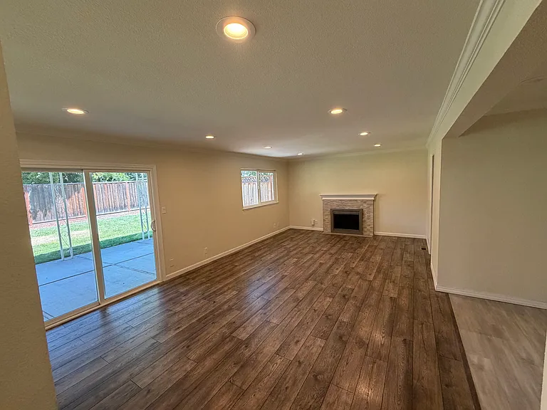 5039 Blackbird Way — Photo 5