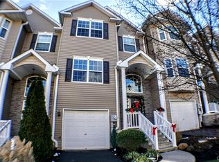 2223 Rising Hill Rd, Whitehall, PA 18052