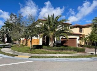 8810 NW 99th Path, Doral, FL 33178