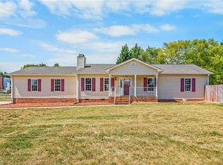 565 Adams Gate Rd, Winston Salem, NC 27107
