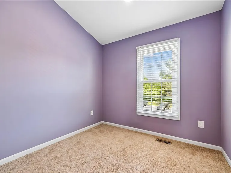 6630 Commodore Ct — Photo 22