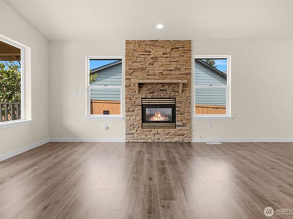 5th image of 9704 64th Drive NE