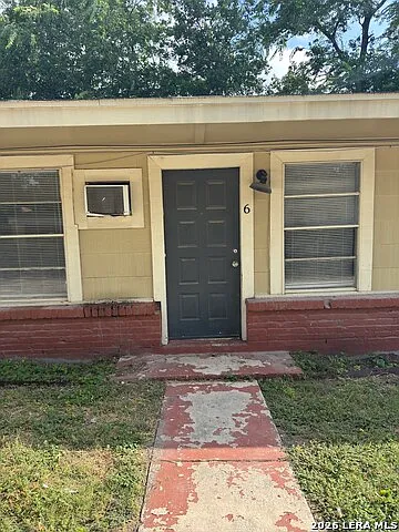 1 bed, 1.0 bath, 4398 sqft, $800 — Photo 1