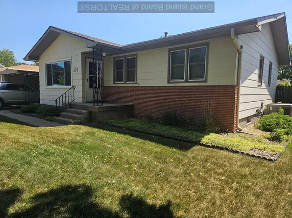 307 N Carey Ave, Grand Island, NE 68803