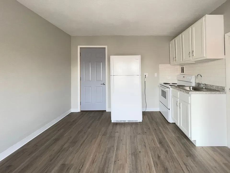 1924 W Jackson St #6