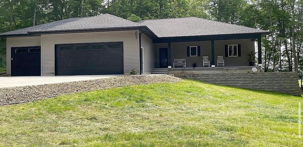 115 Castle Ln - Property Image