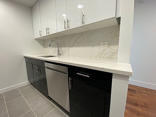 2nd image of 68 Bradhurst Ave APT 8W