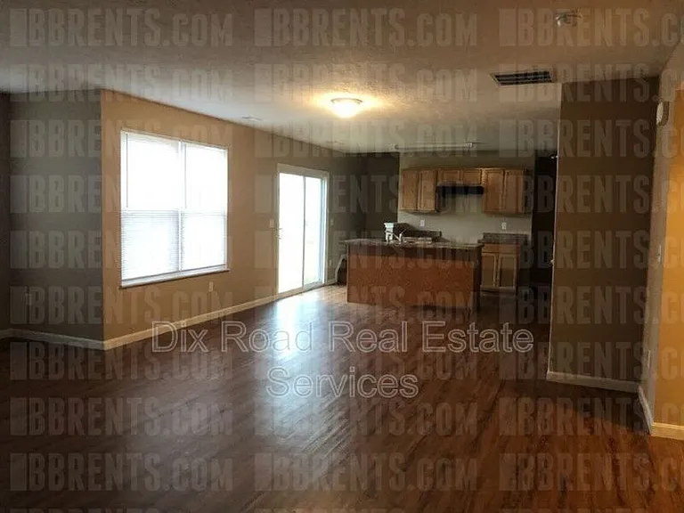 449 Draft Ct — Photo 5