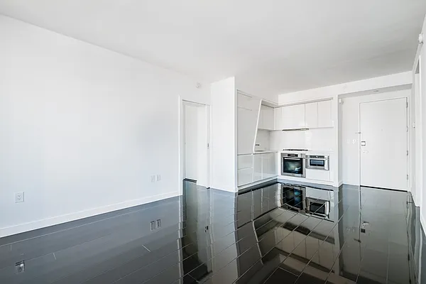 Rented by Corcoran | media 27