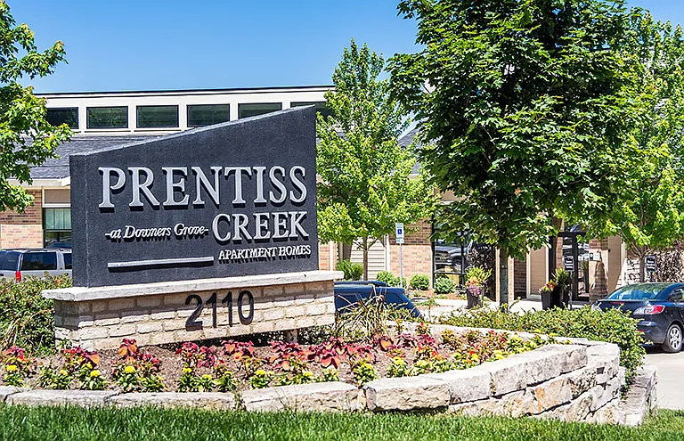 Prentiss Creek at Downers Grove Apartments — Photo 30