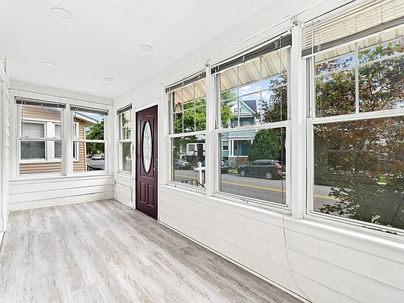 3rd image of 22 Prospect St