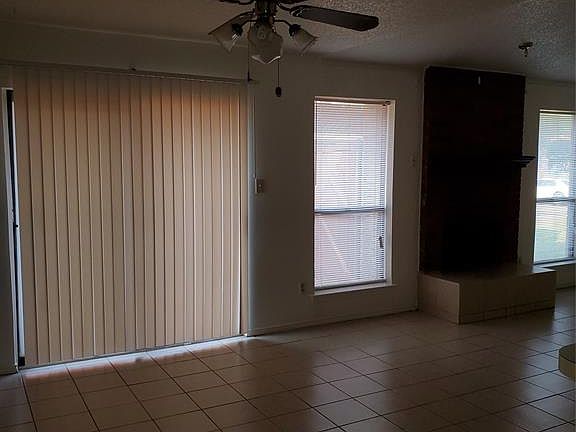 4th image of 2412 Cordoba Dr #A