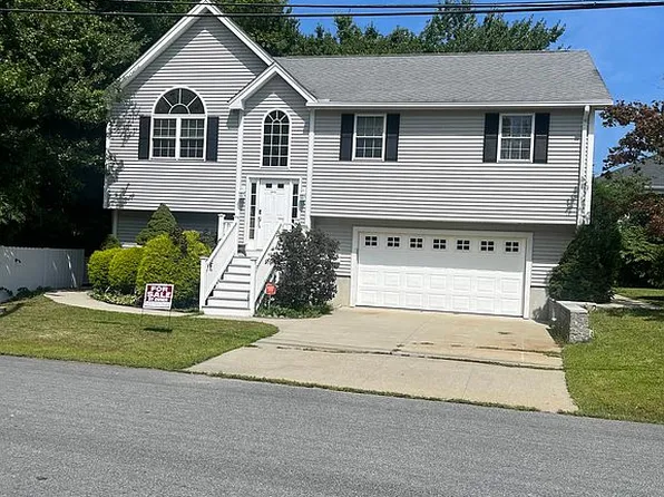 1015 Forbes St, New Bedford, MA 02745