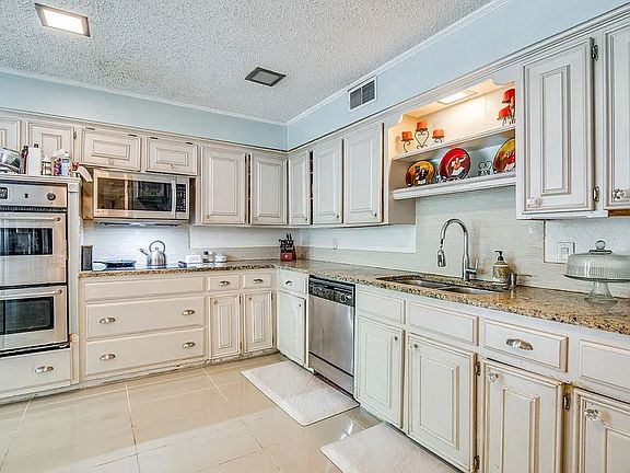 5th image of 103 Elm Crest Dr