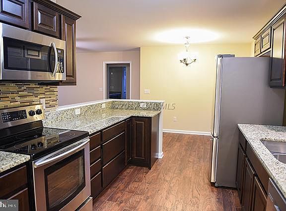 2nd image of 2101 Waverly Dr