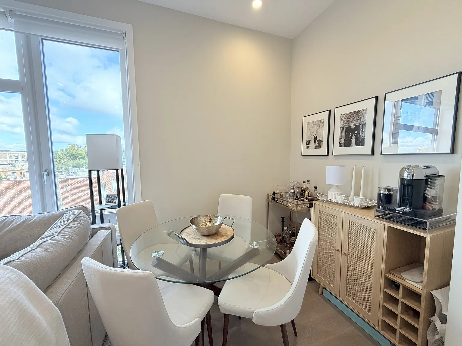 2 bed, 900 sqft, $3,350 — Photo 4