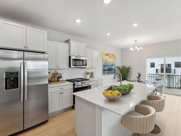 10291 Birchwood Cir, Victoria, MN 55318