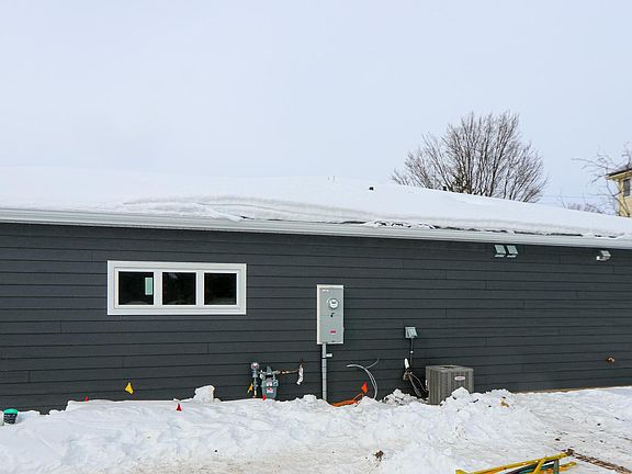 5th image of 1800 Maple St #1