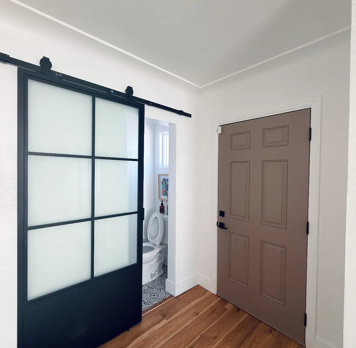 1 bed, 2000 sqft, $1,200 — Photo 3