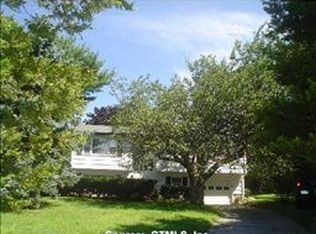 246 Seneca Dr, Groton, CT 06340