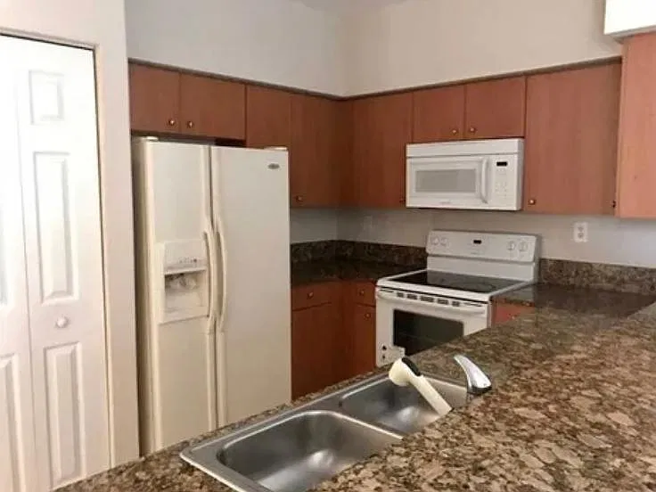 3 bed, 2.5 bath, 1500 sqft, $2,550 — Photo 3
