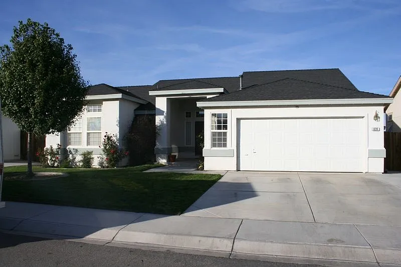 624 Westwinds Dr photo 1