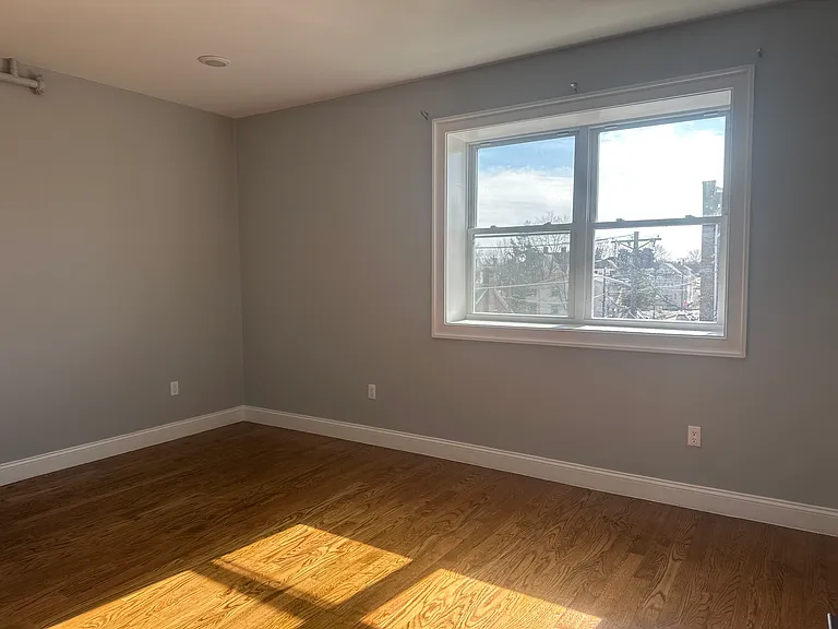 520 Park Ave #2 — Photo 9