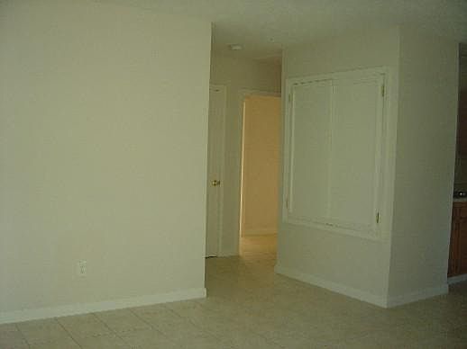 2nd image of 1047 Smith Dr APT 8