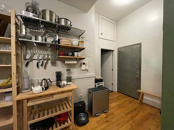 4th image of 41 Kosciuszko St APT 219