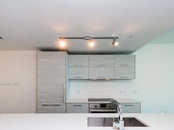 5th image of 650 NE 32nd St Unit 4504