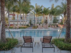 Maitland Pointe