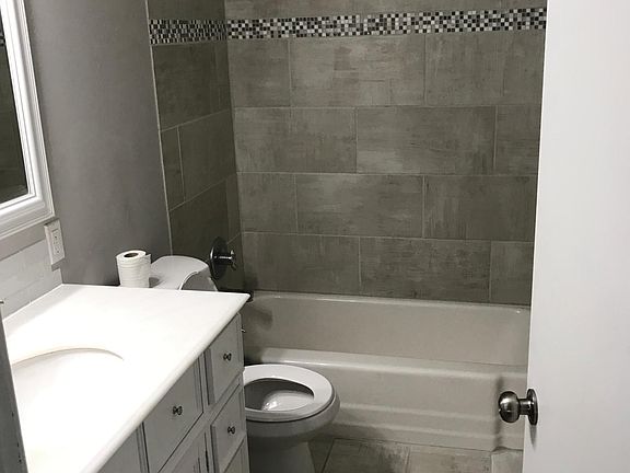4th image of 2517 W 50th St