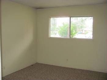 2nd image of 9018 Geraldine St