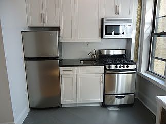 1st image of 209 E 60th St APT D1