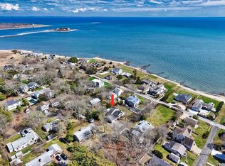6 Kerwin Ave, Mattapoisett, MA 02739