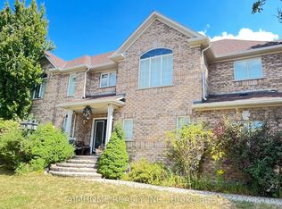 881 Knotty Pine Grv, Mississauga, ON L5W1K2