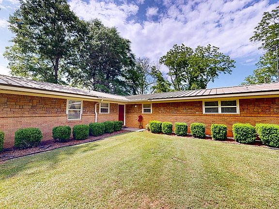 5th image of 442 Hicks Rd