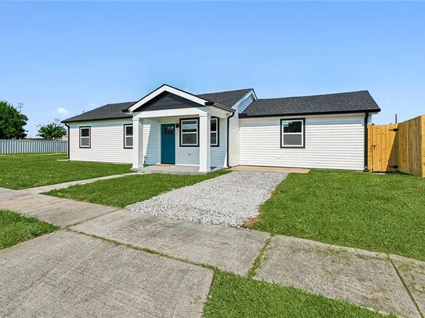 2312 Pecan Dr, Chalmette, LA 70043