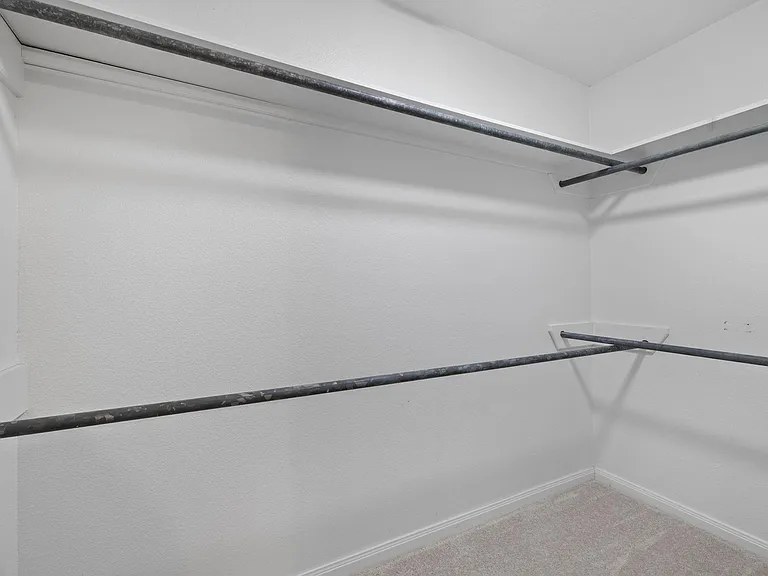 1400 Oak Hollow Dr — Photo 34