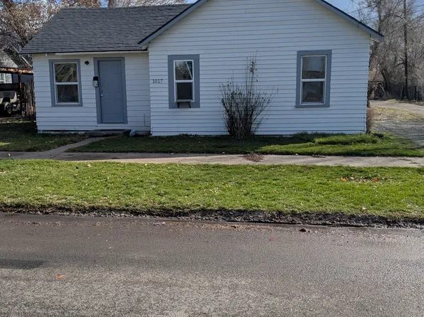 1017 Mitchell St, Klamath Falls, OR 97601