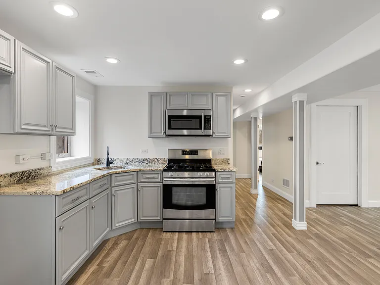 8614 Lakeview Ave — Photo 12