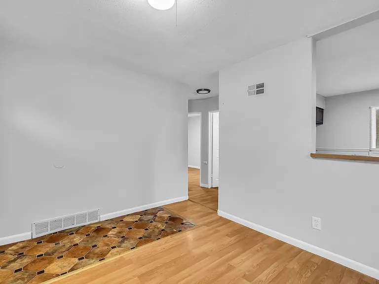 10521 Duke Dr — Photo 8