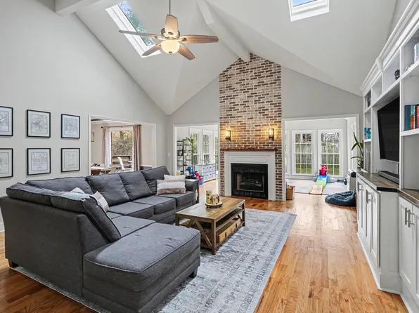 6141 S Riverbend Dr, Nashville, TN 37221