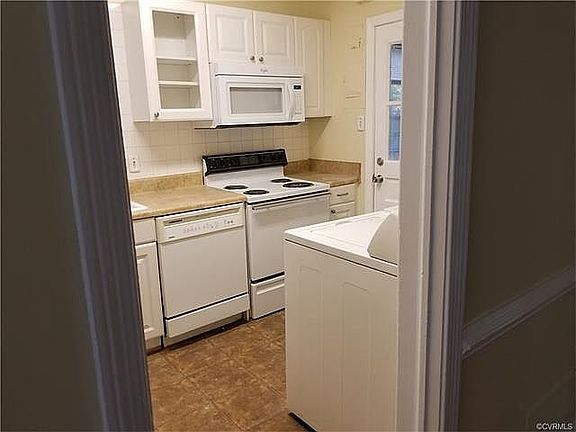 3rd image of 9001 Sparrow Dr